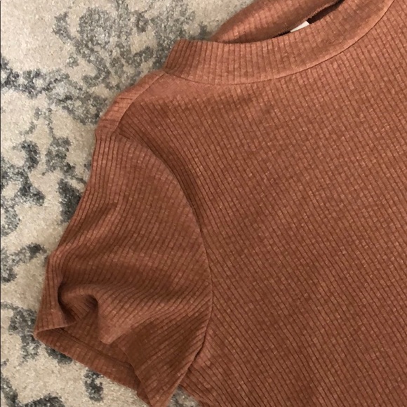 Top - Picture 3 of 4